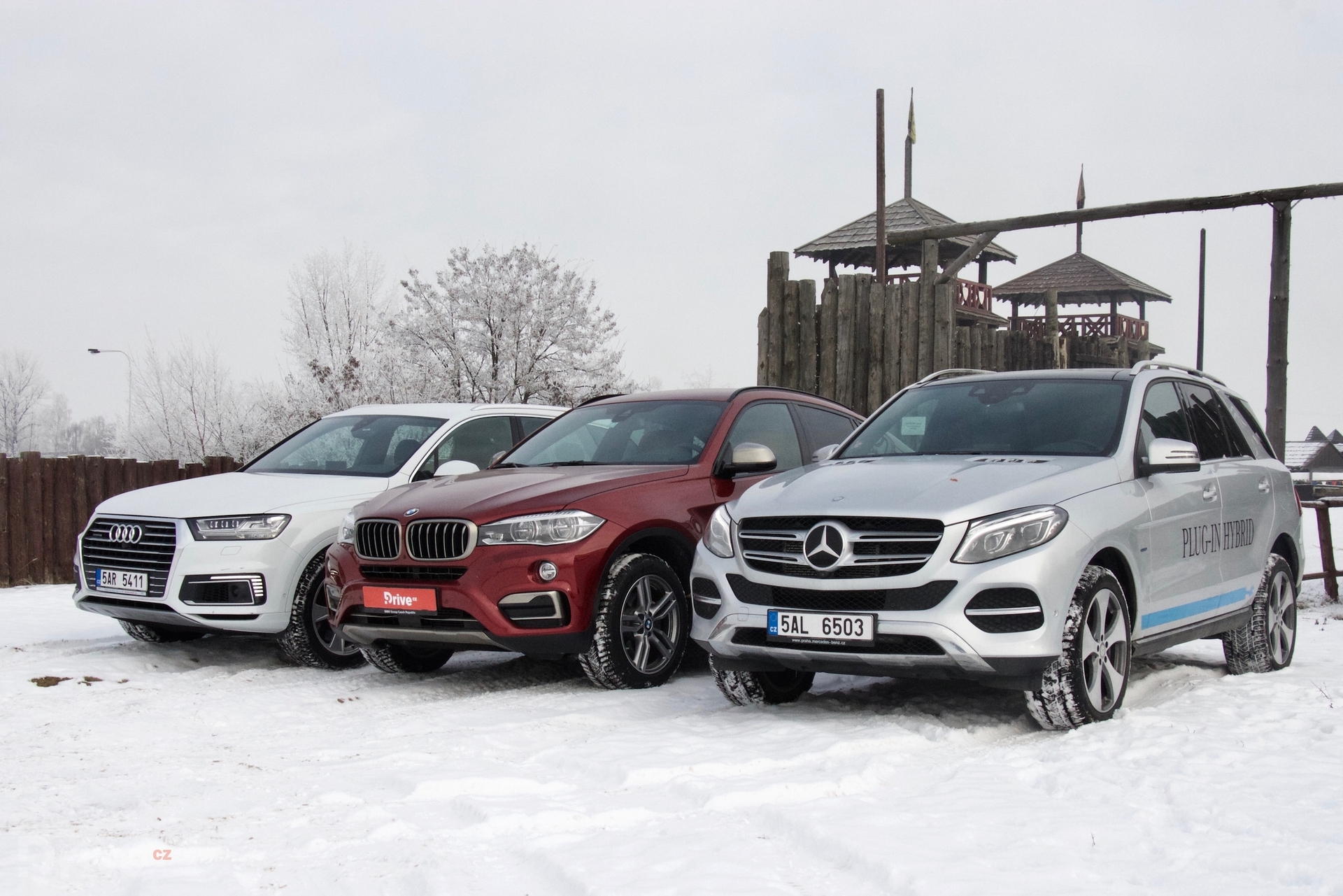 Audi Q7 e-tron, BMW X6 a Mercedes GLE 500 e