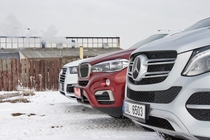 Audi Q7 e-tron, BMW X6 a Mercedes GLE 500 e