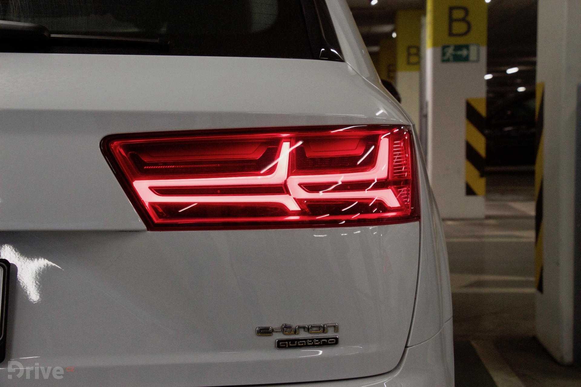 Audi Q7 e-tron světlomet