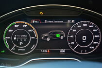 Audi Q7 e-tron virtual cockpit