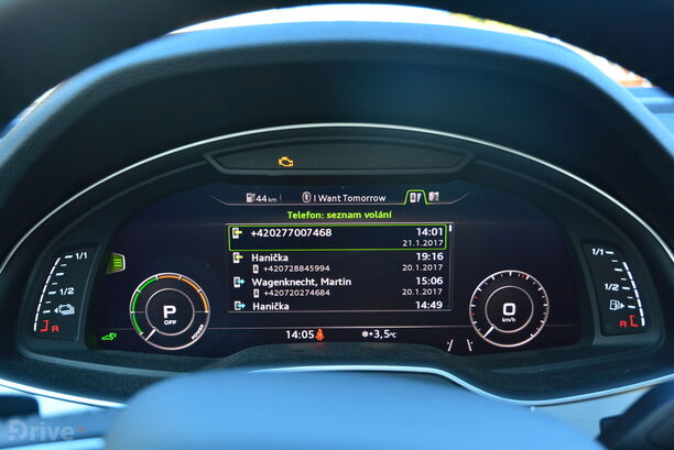 Audi Q7 e-tron virtual cockpit