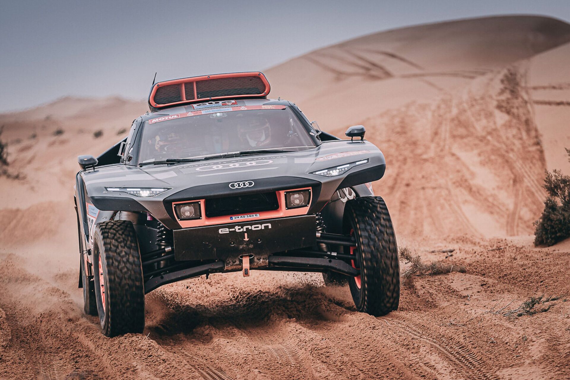 Audi RS Q e-tron / Carlos Sainz, Lucas Cruz