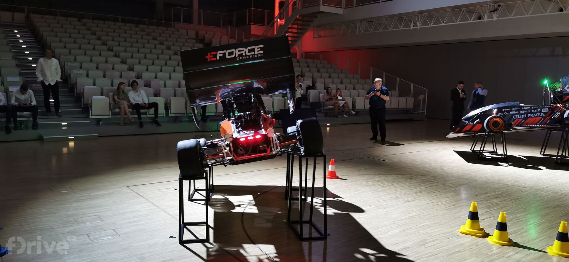 Autonomní elektrická formule DV.01