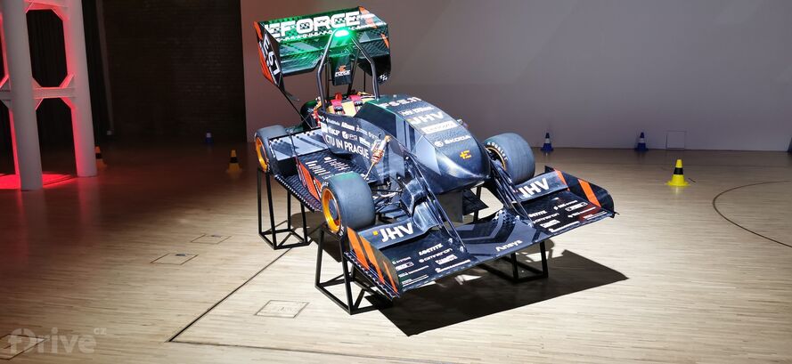 Autonomní elektrická formule DV.01