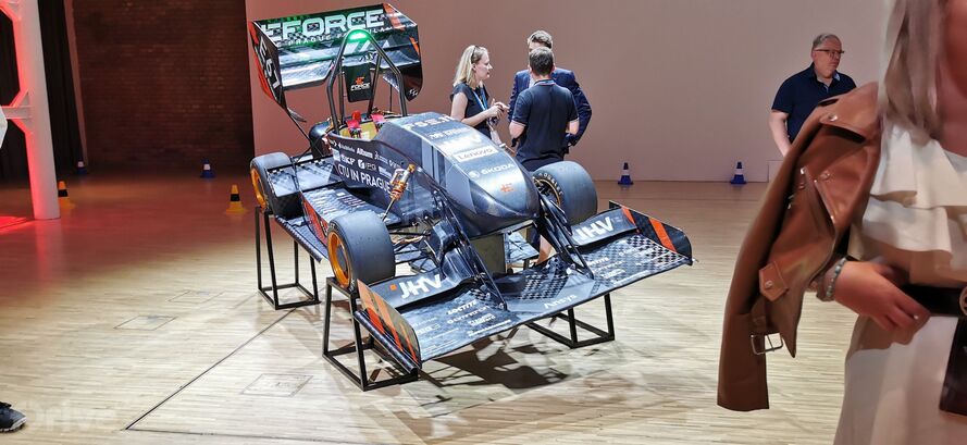 Autonomní elektrická formule DV.01