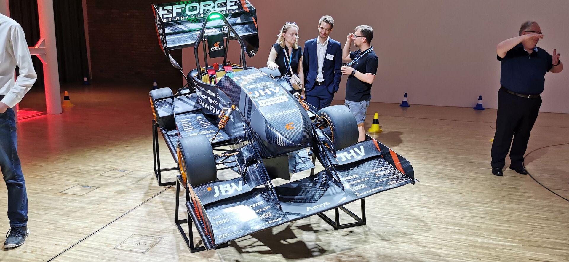 Autonomní elektrická formule DV.01