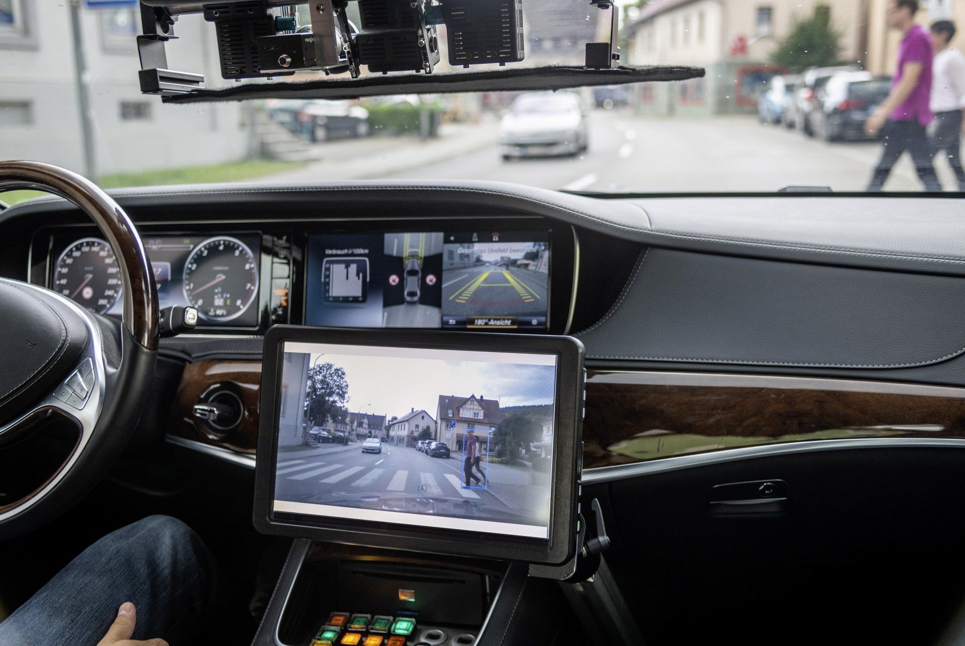 Autonomní Mercedes třídy S