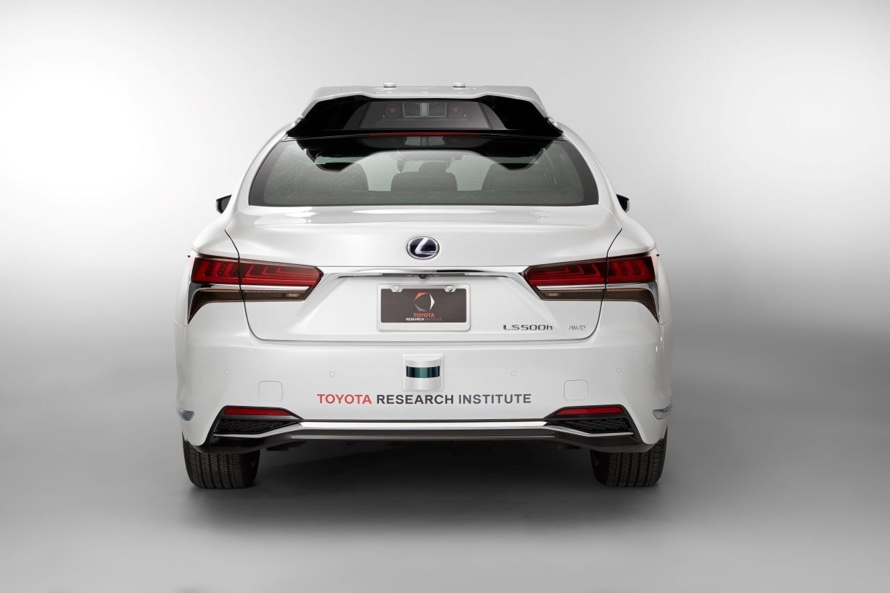 autonomní vozidlo Lexus