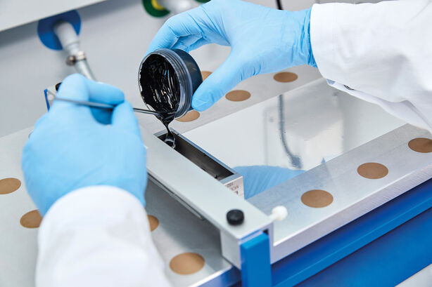 BASF chemická výroba baterií