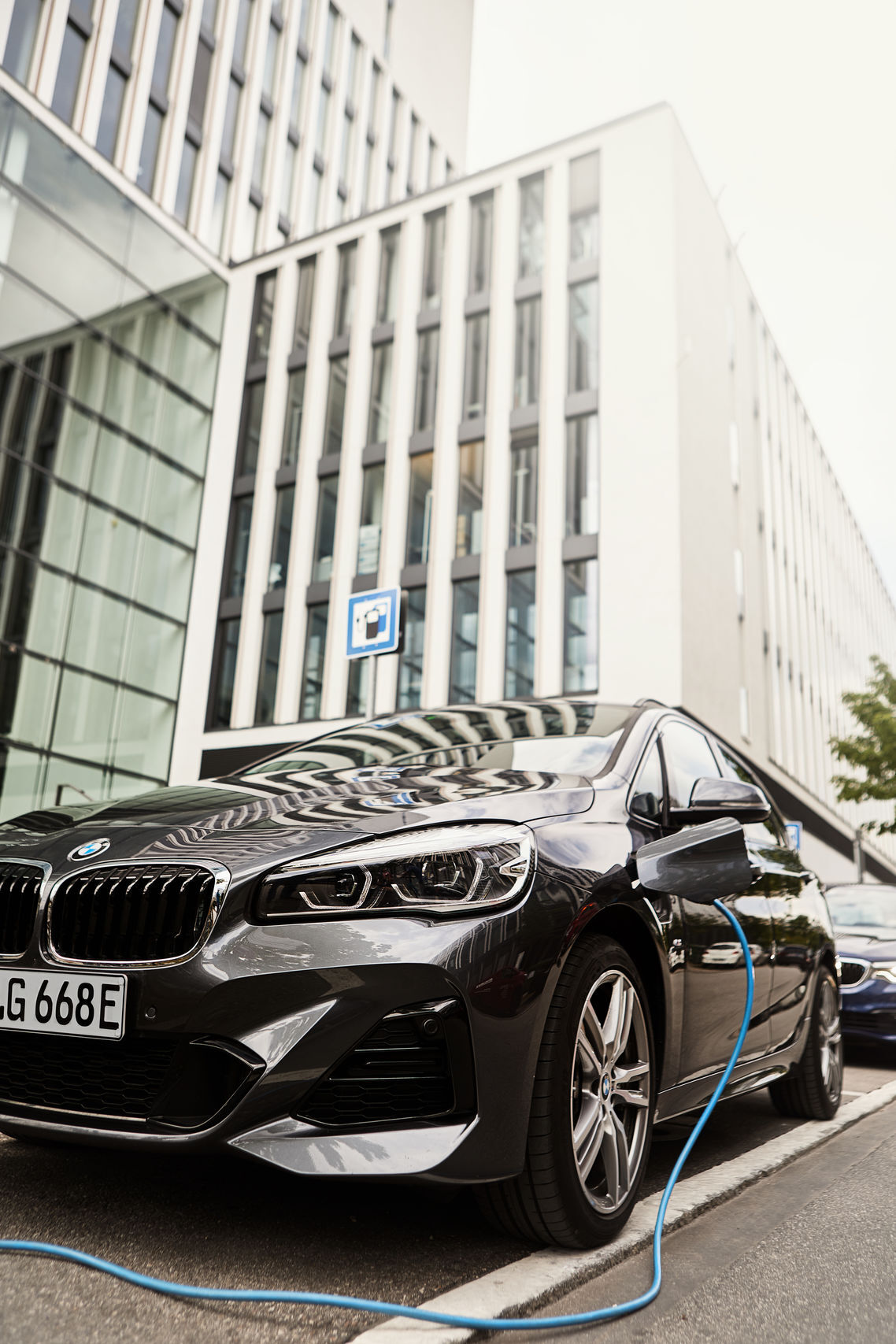 BMW 225xe (2019)