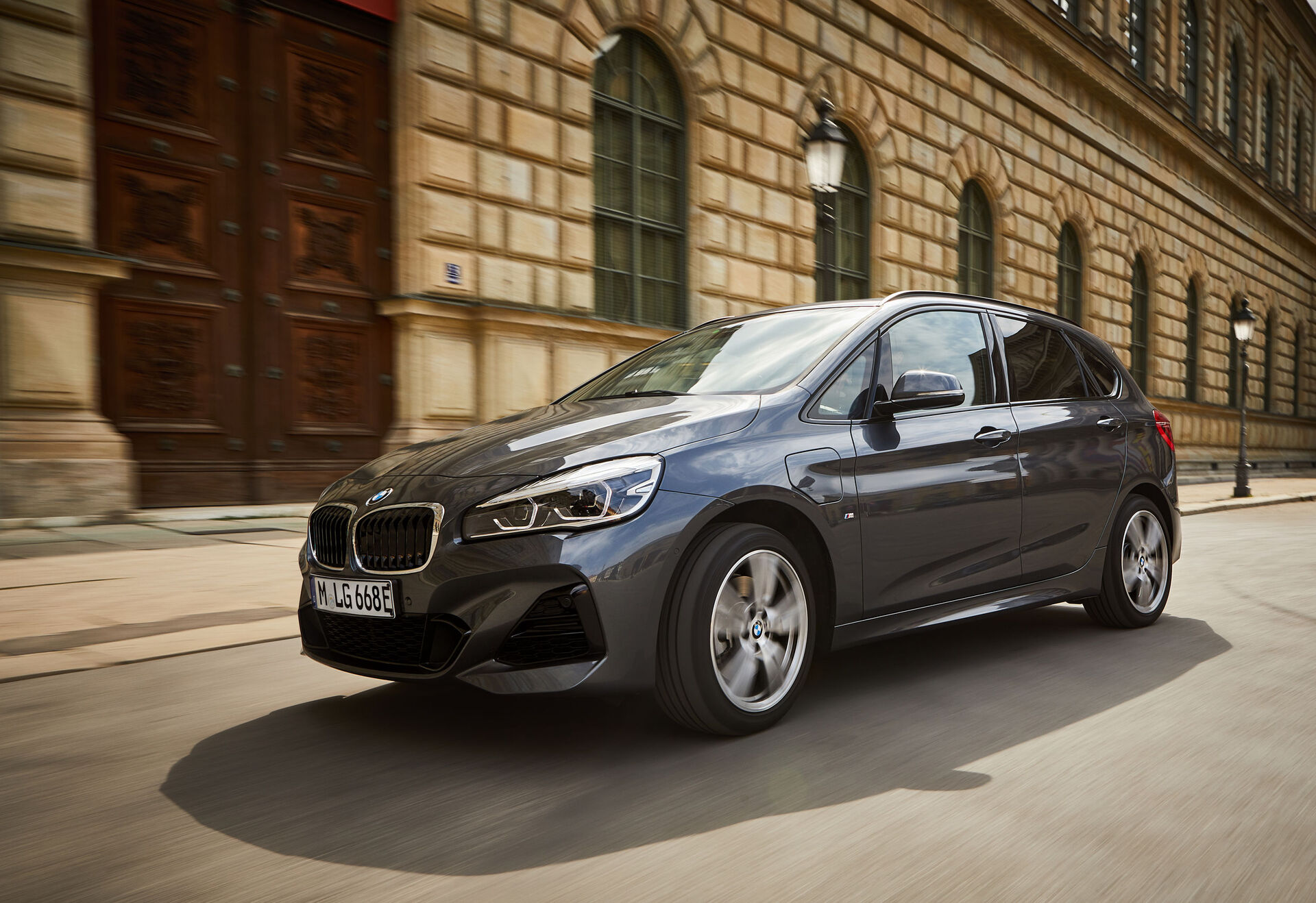 BMW 225xe (2019)