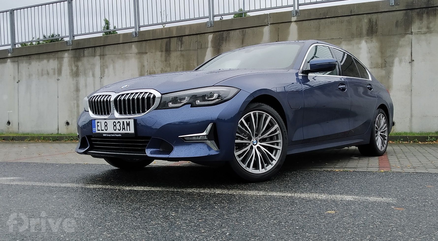 BMW 320e (2021)