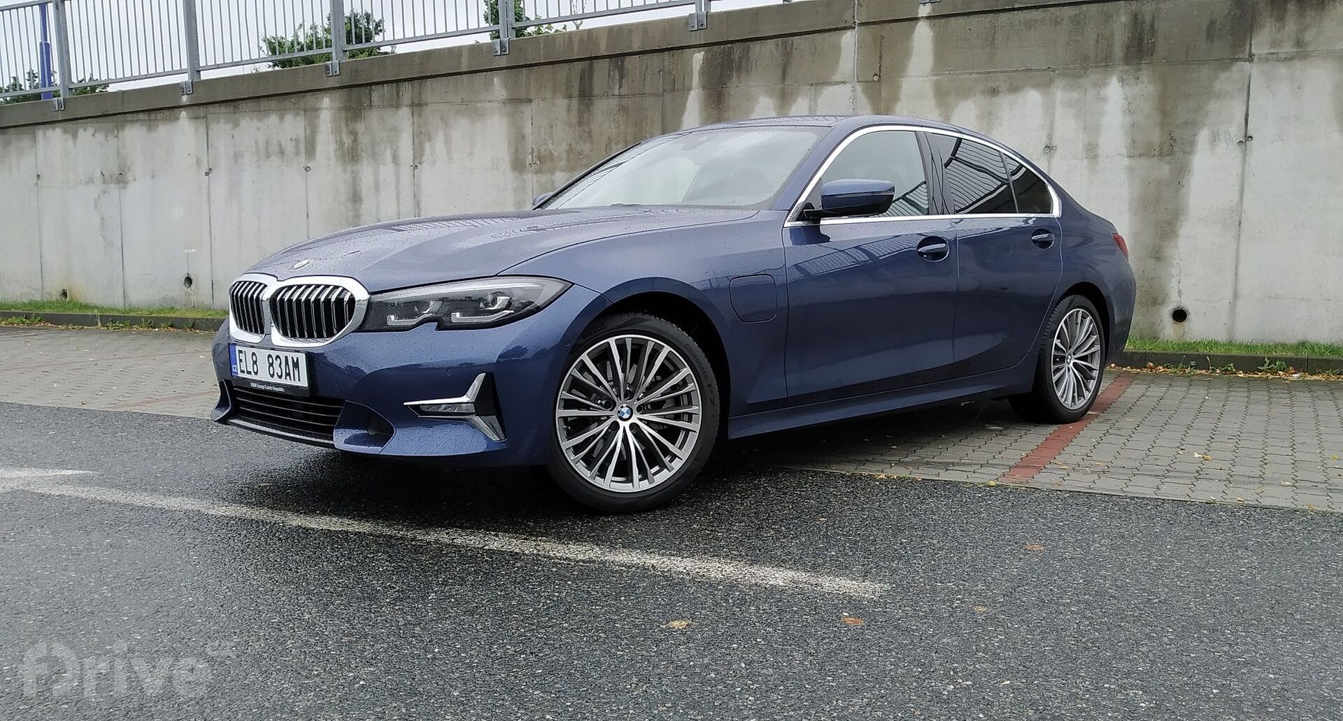 BMW 320e (2021)