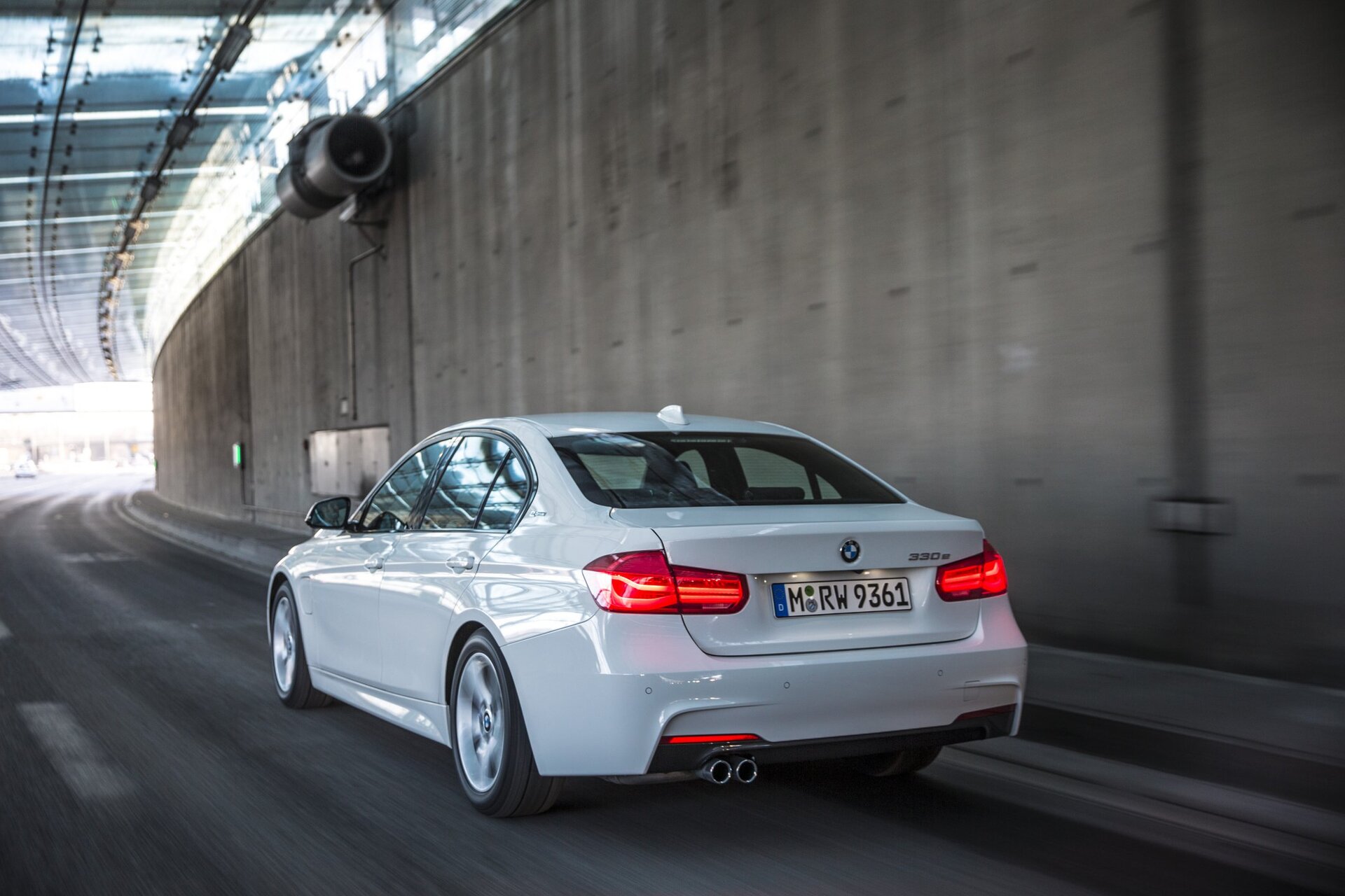 BMW 330e