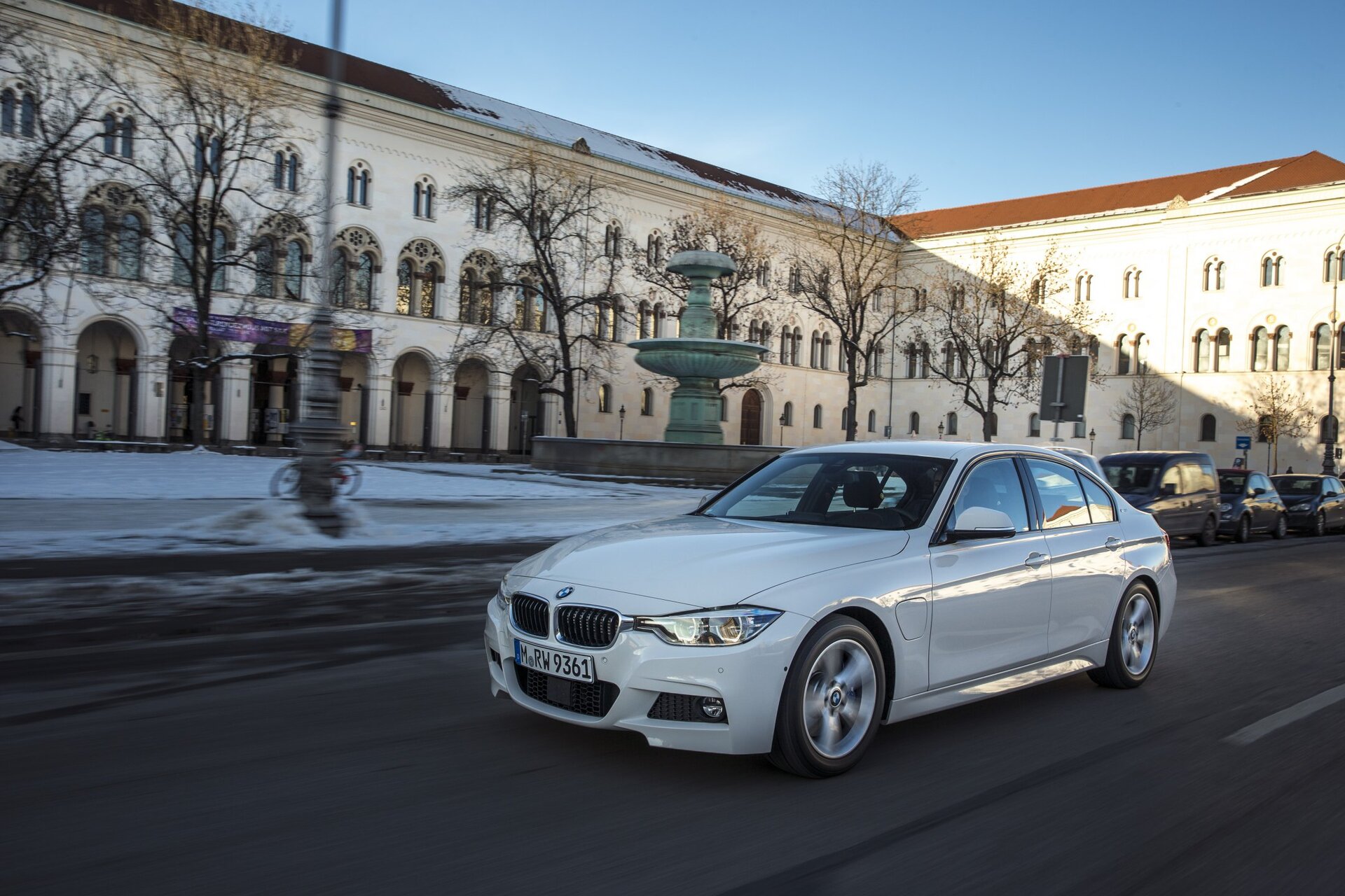 BMW 330e