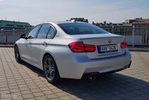 BMW 330e (2015)