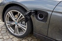 BMW 330e (2015)