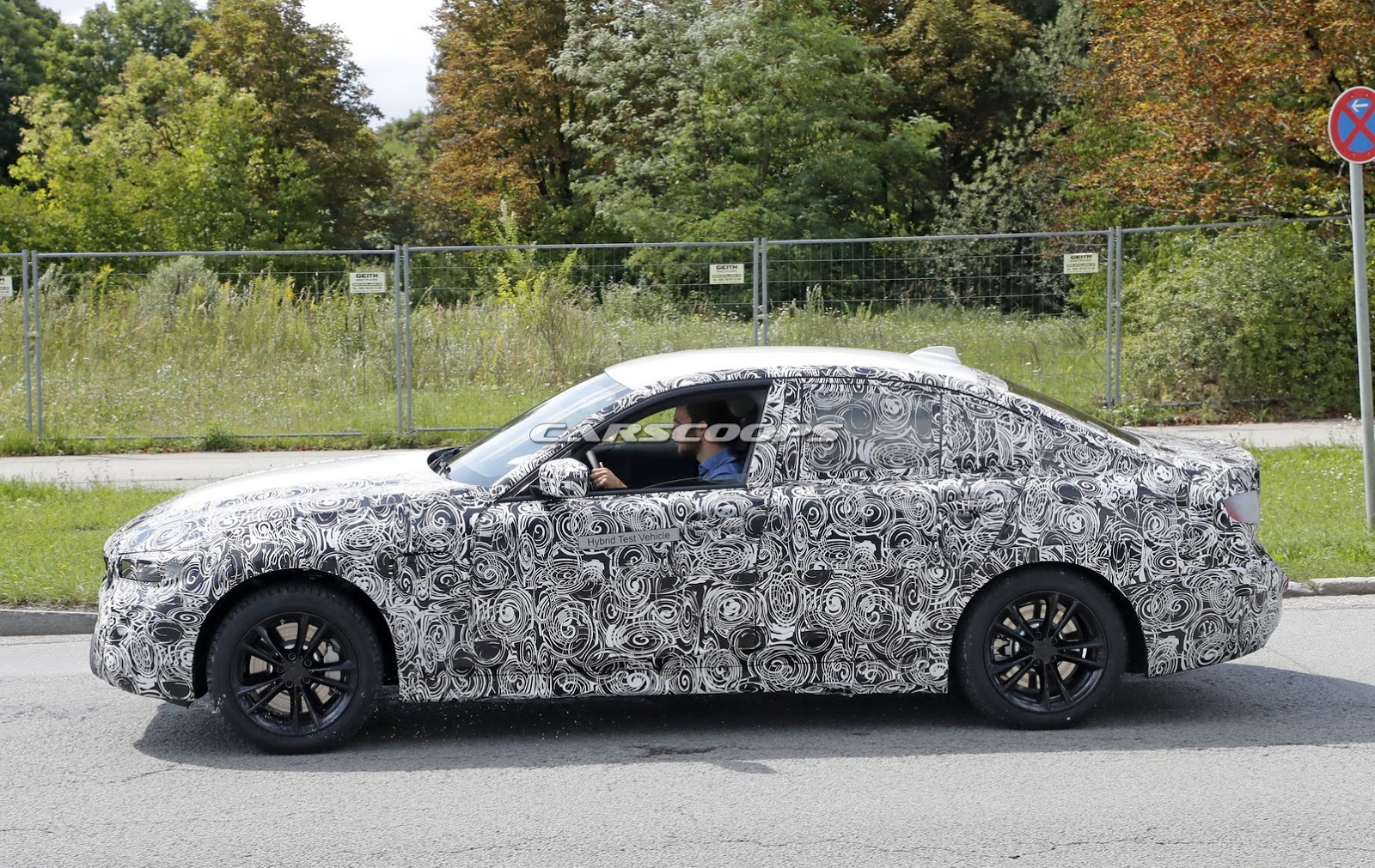 BMW 330e (2018)