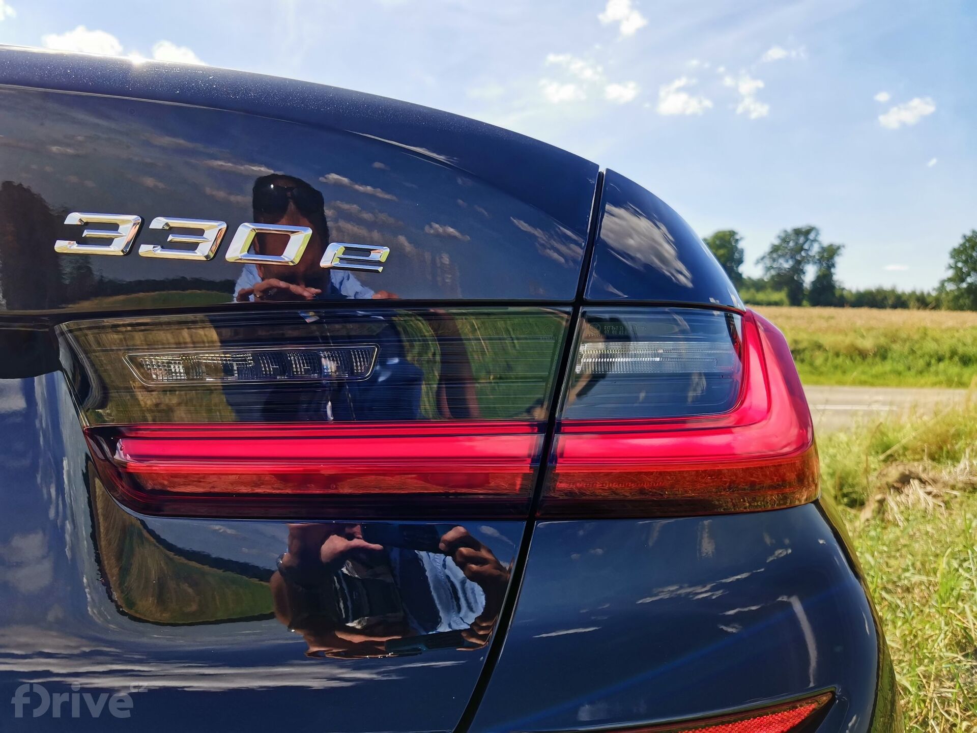 BMW 330e (2019)