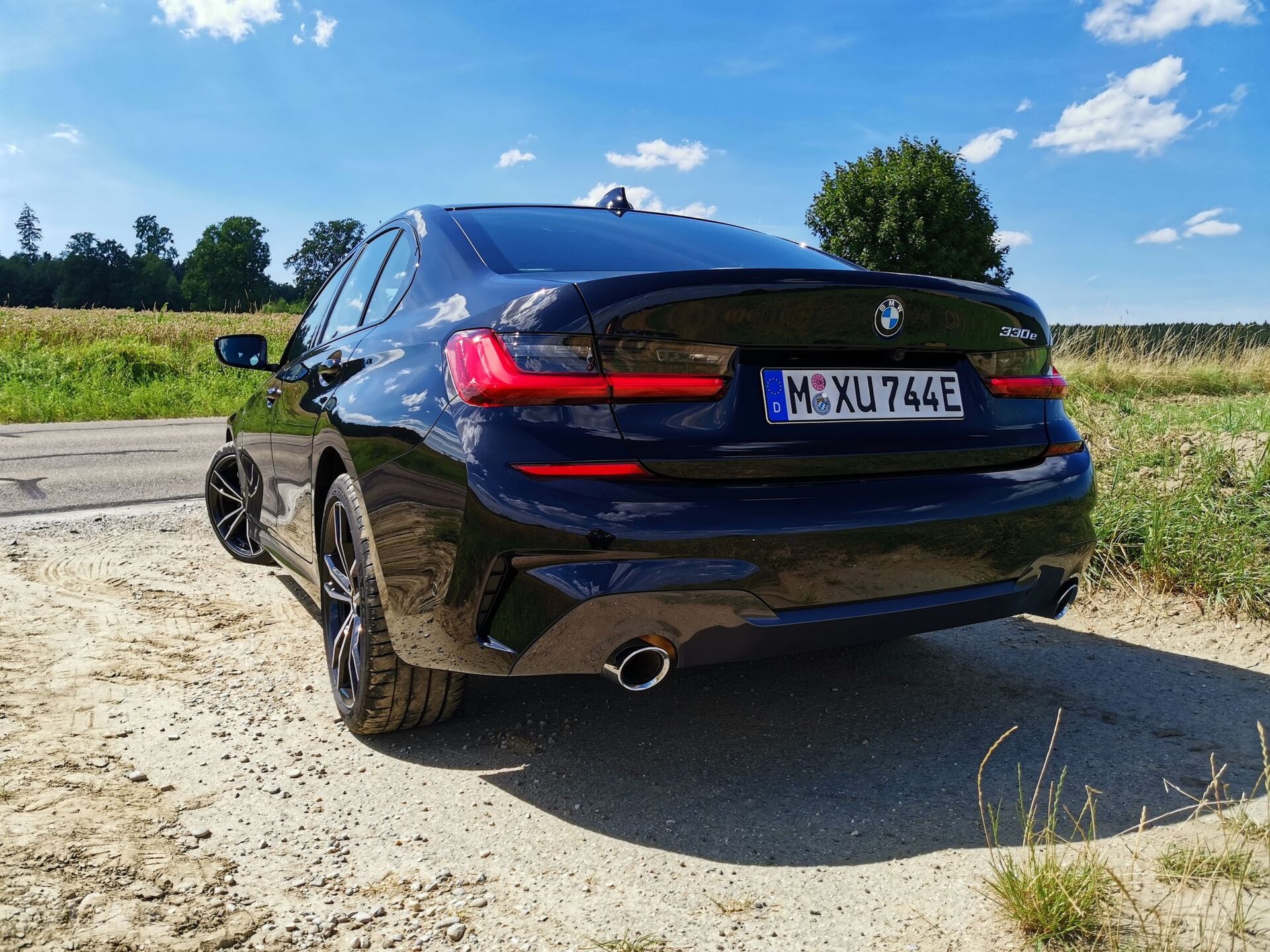 BMW 330e (2019)