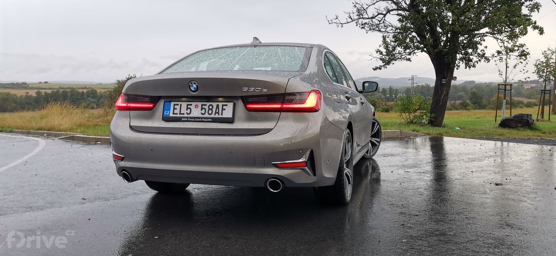 BMW 330e (2019)