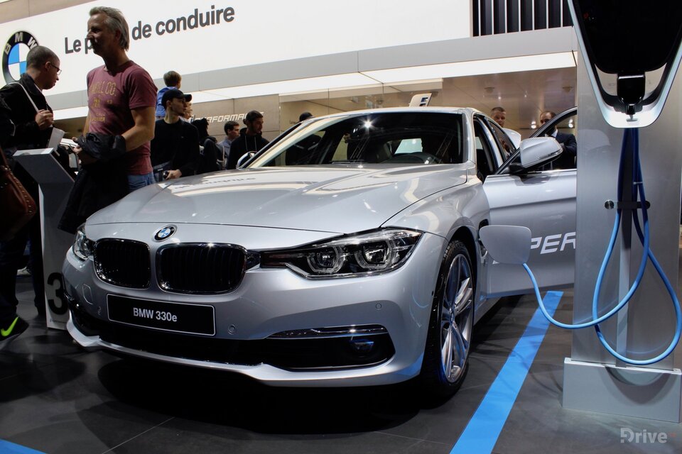 BMW 330e