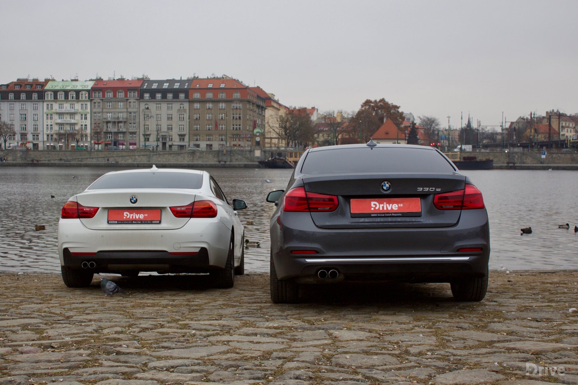 BMW 330e vs. 428i