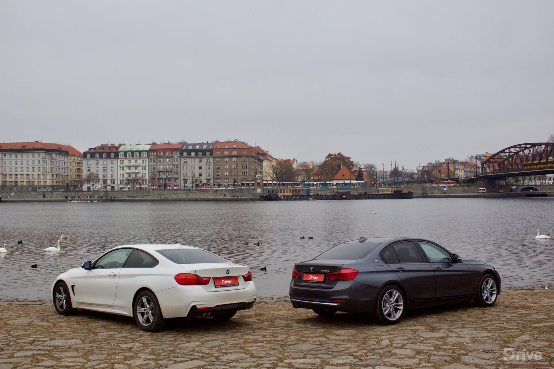 BMW 330e vs. 428i