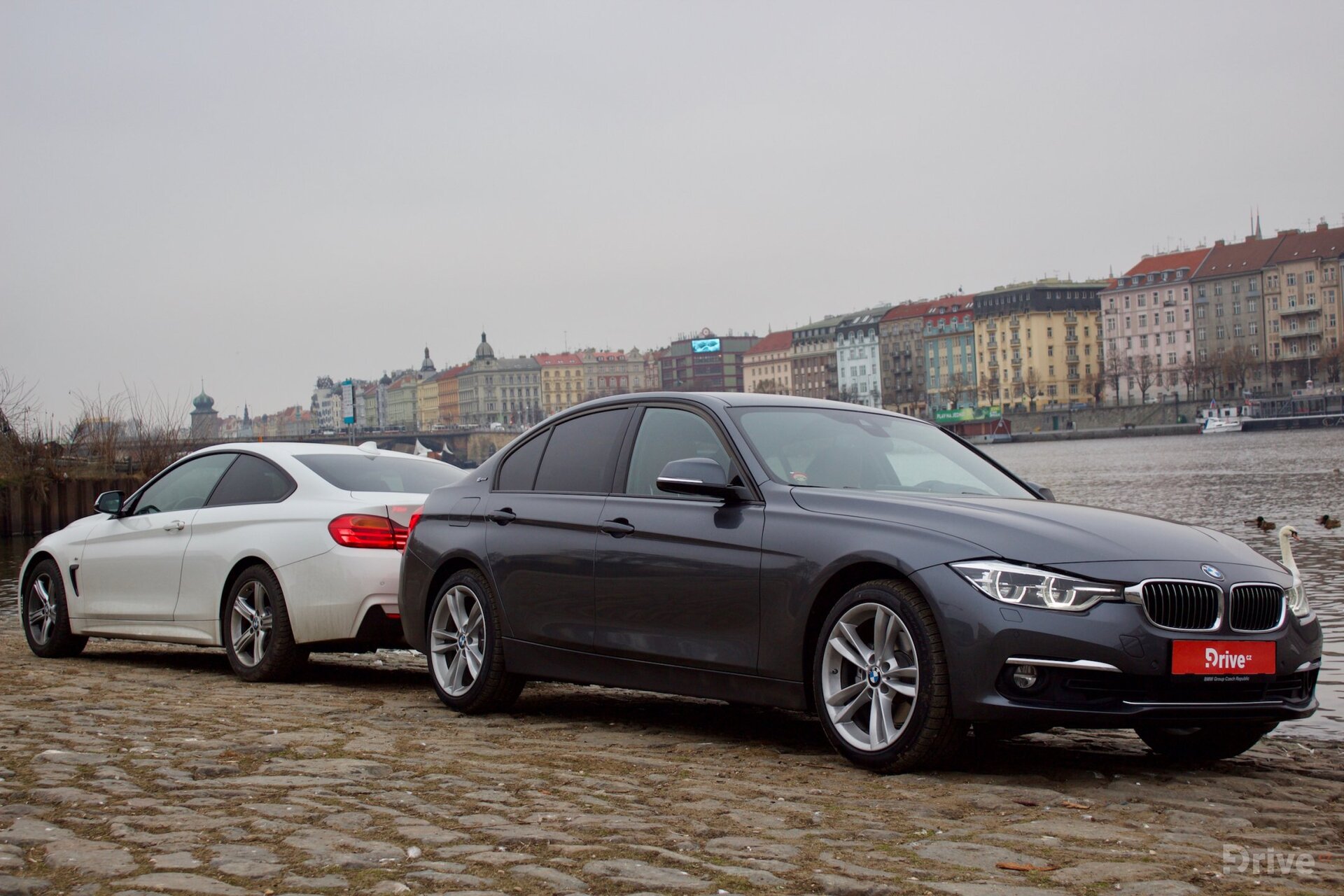 BMW 330e vs BMW 428i