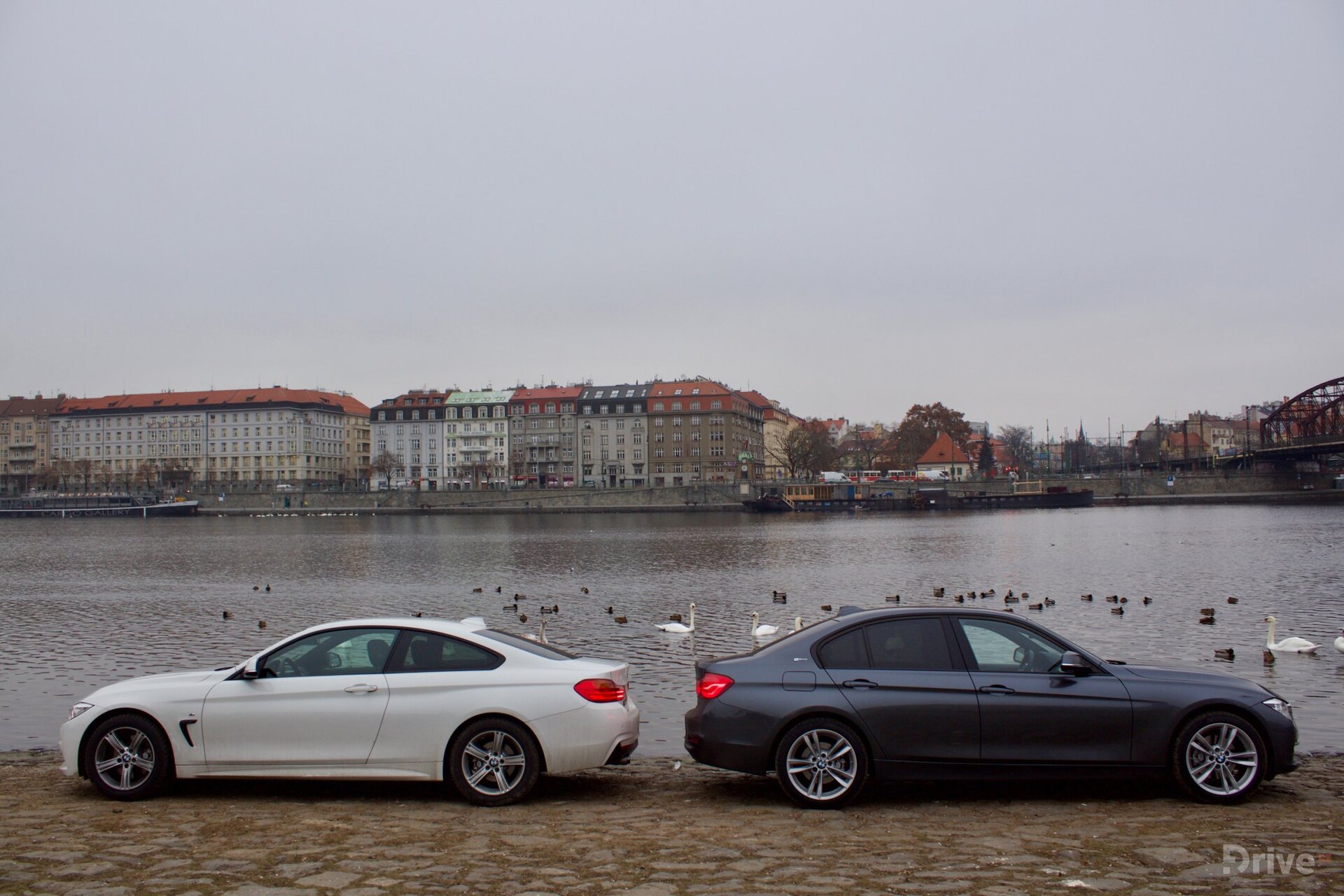 BMW 330e vs BMW 428i