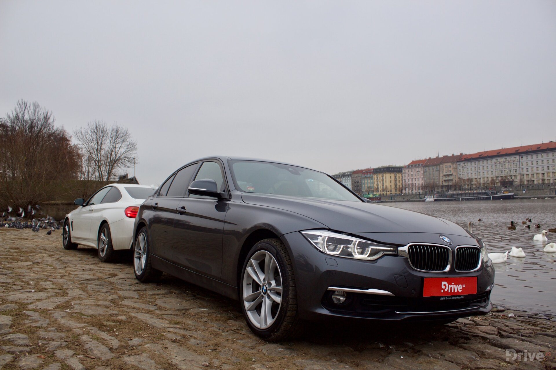 BMW 330e vs BMW 428i