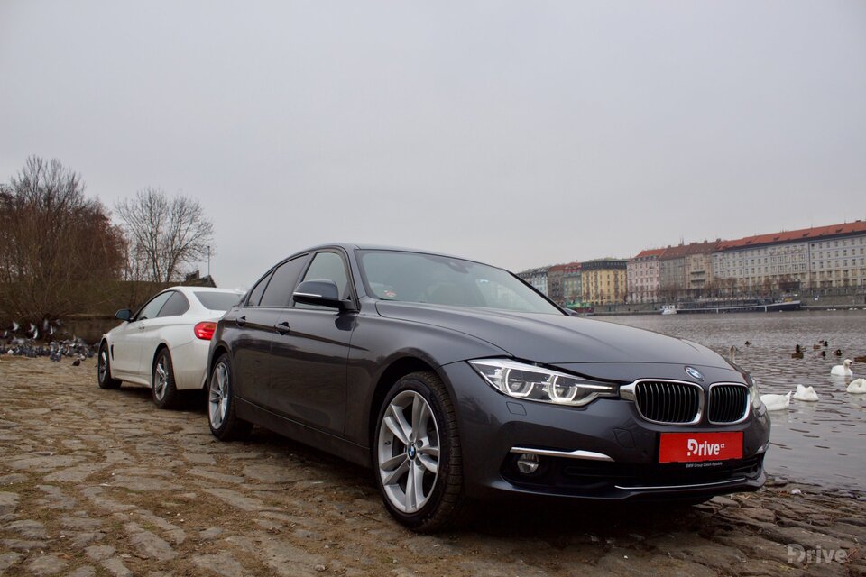 BMW 330e vs BMW 428i