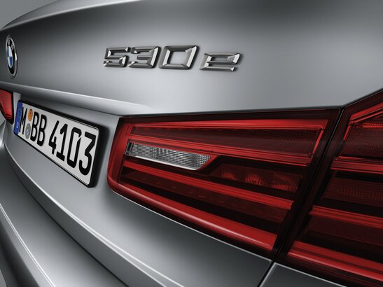BMW 530e (2017)