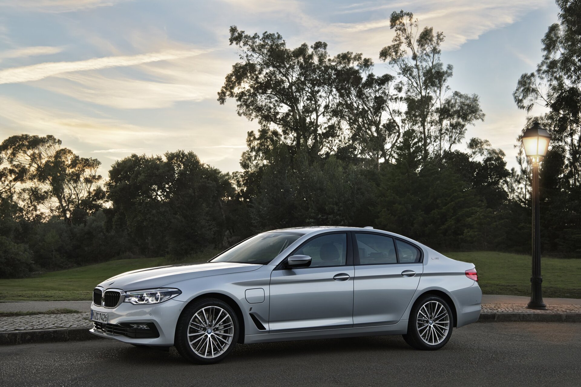 BMW 530e (2017)