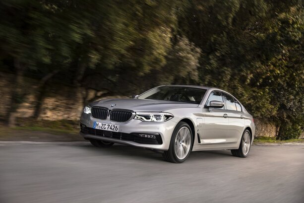 BMW 530e (2017)