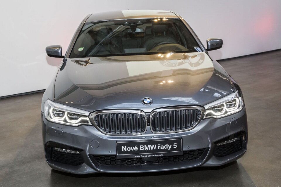 BMW 530e (2017)