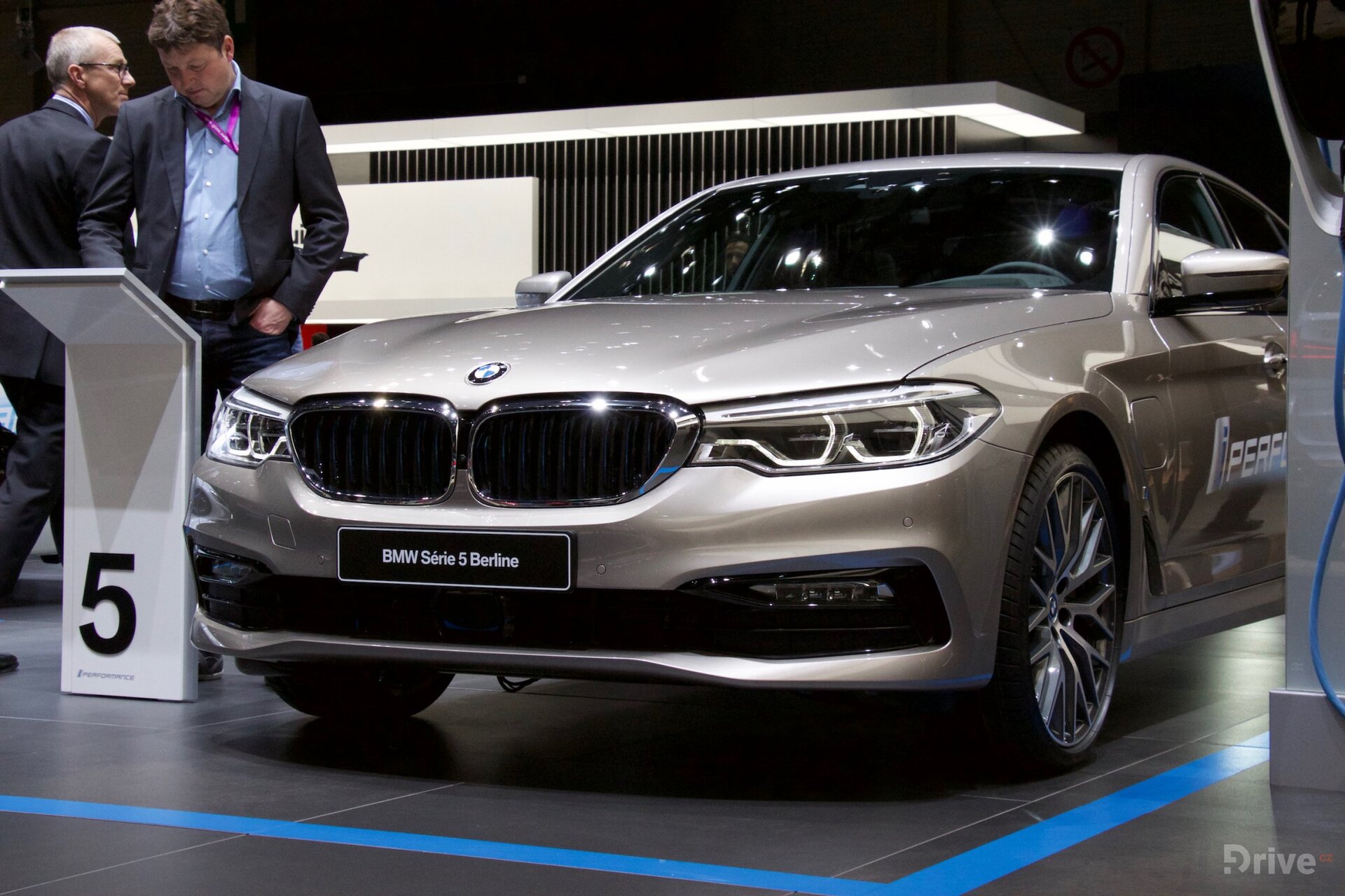 BMW 530e (2017)