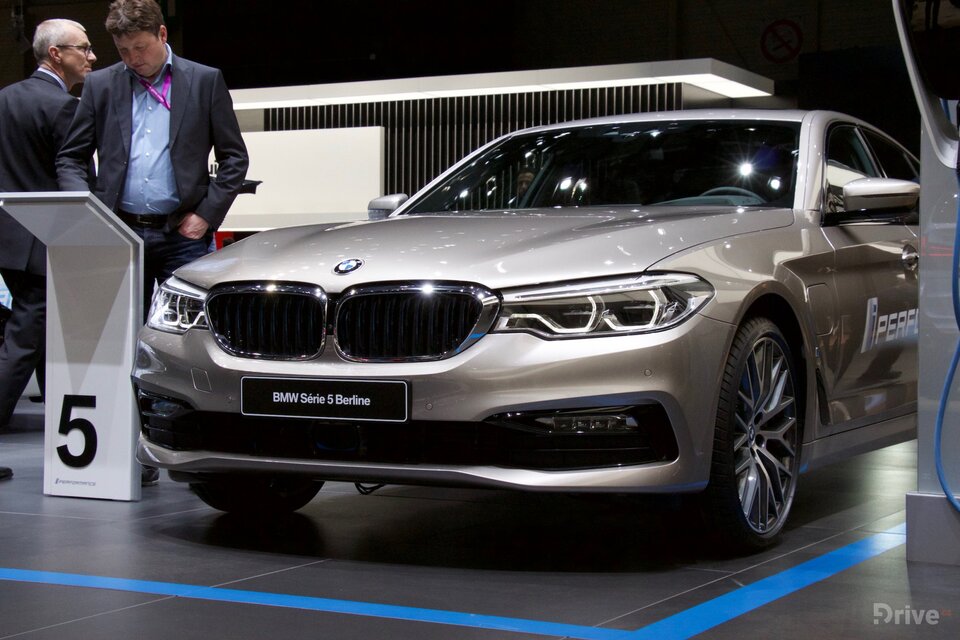 BMW 530e (2017)