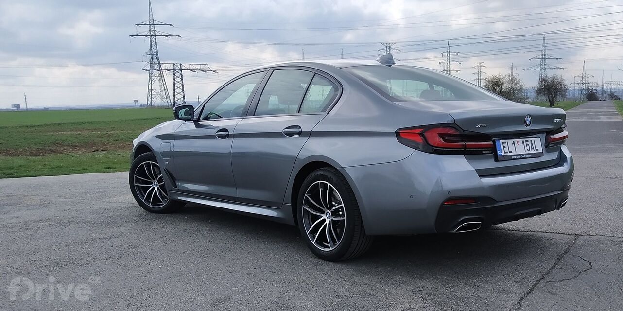BMW 530e xDrive (2021)
