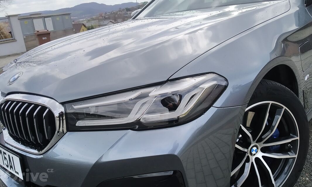 BMW 530e xDrive (2021)