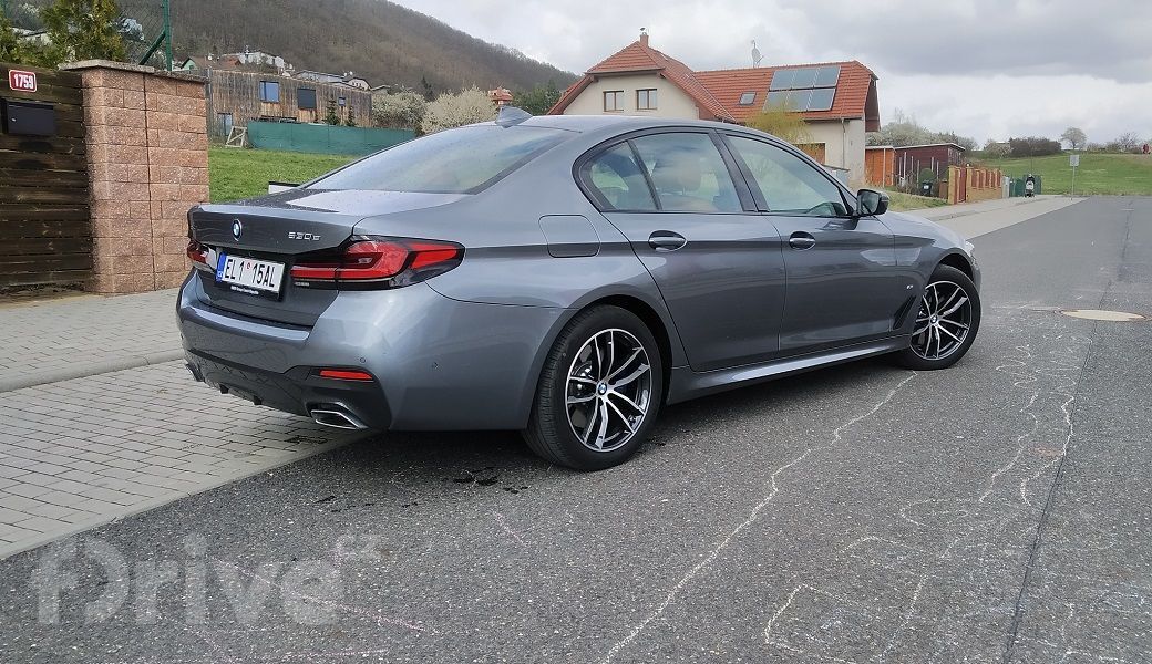 BMW 530e xDrive (2021)