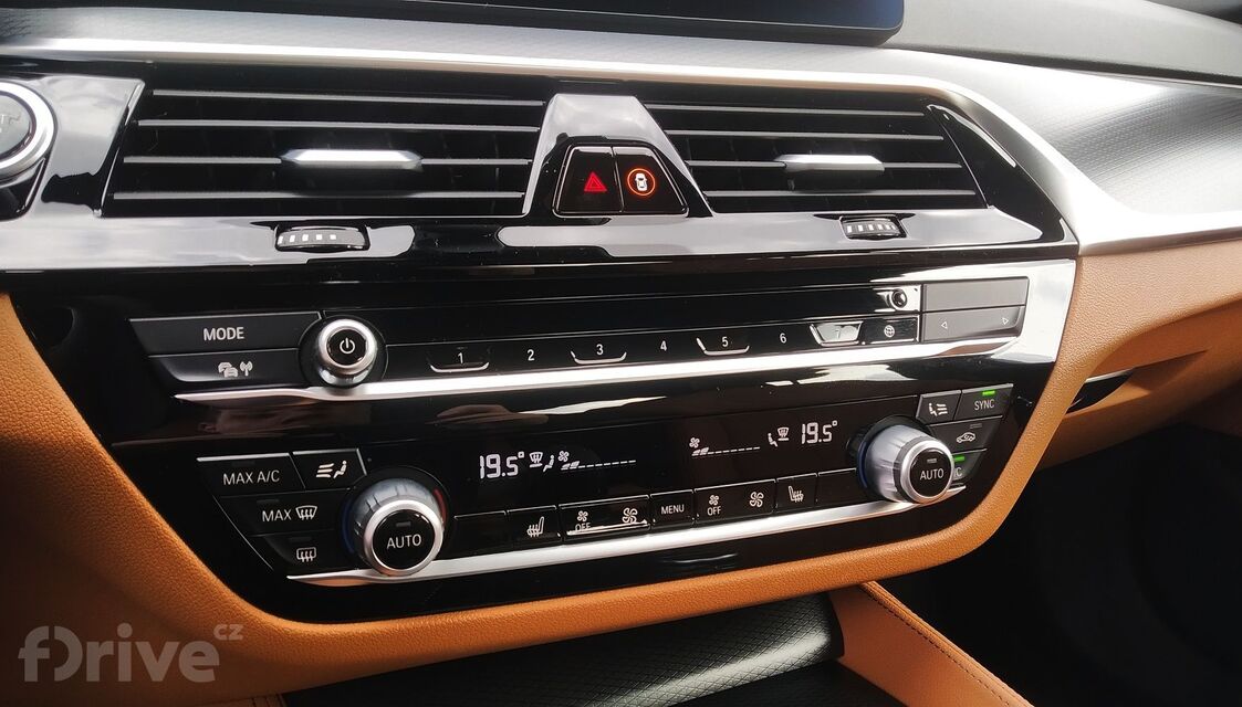 BMW 530e xDrive (2021)