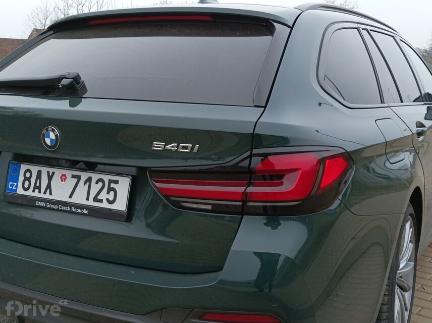 BMW 540i xDrive Touring (2021)