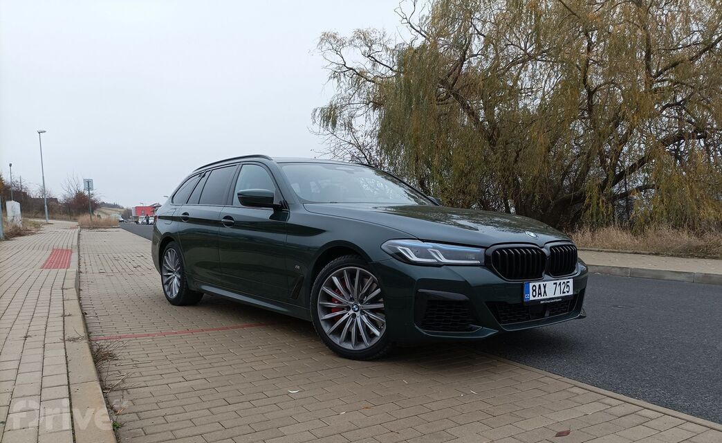 BMW 540i xDrive Touring (2021)