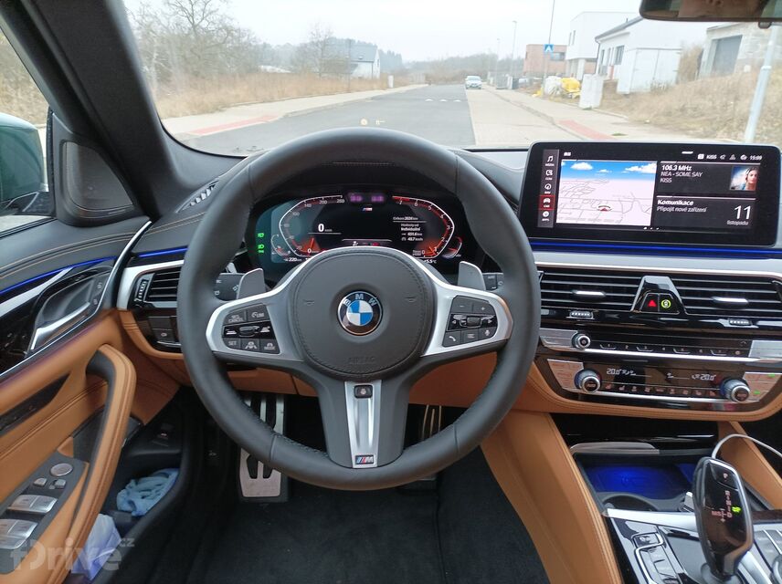 BMW 540i xDrive Touring (2021)