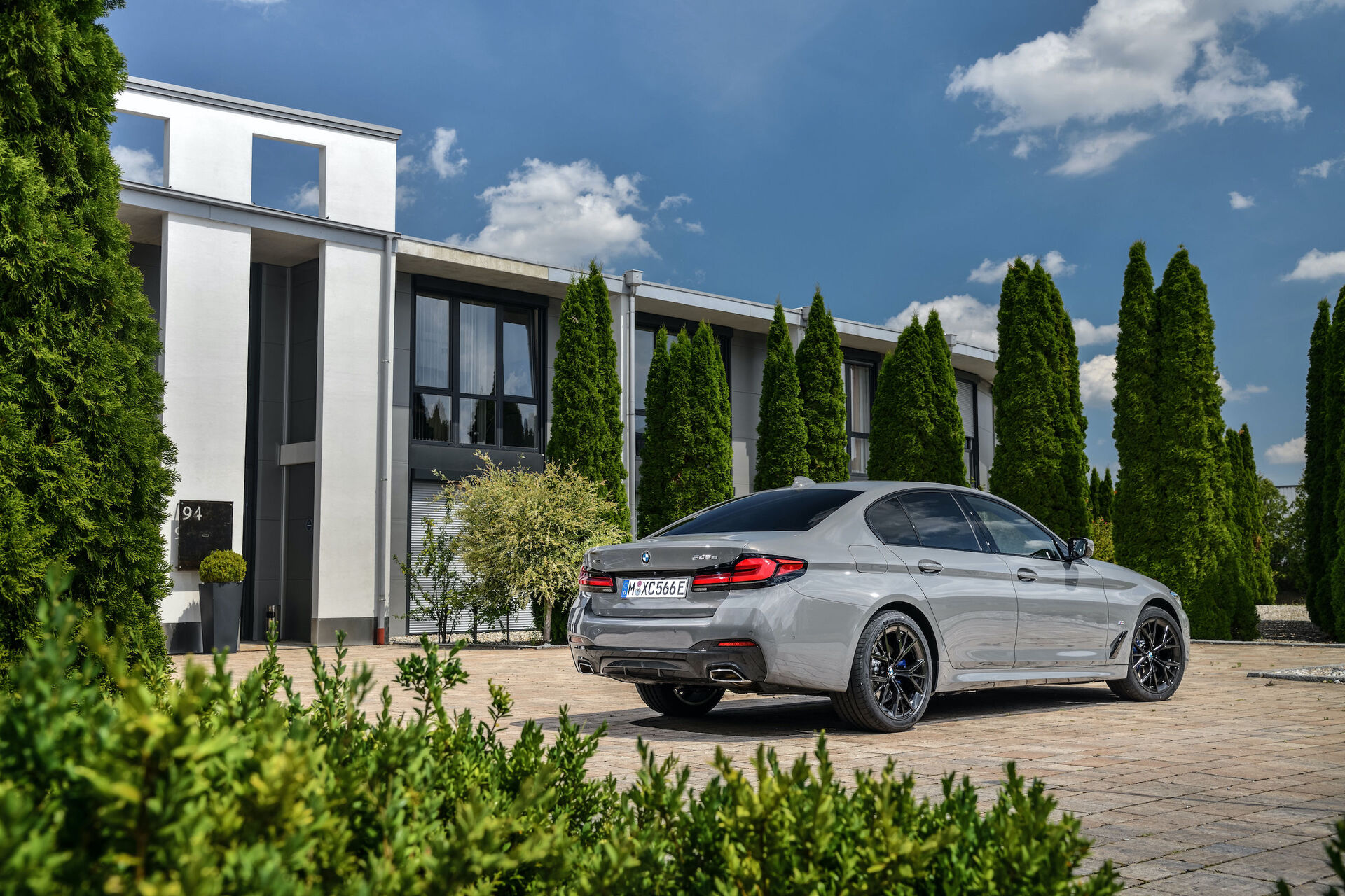 BMW 545e xDrive Sedan