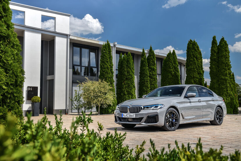 BMW 545e xDrive Sedan