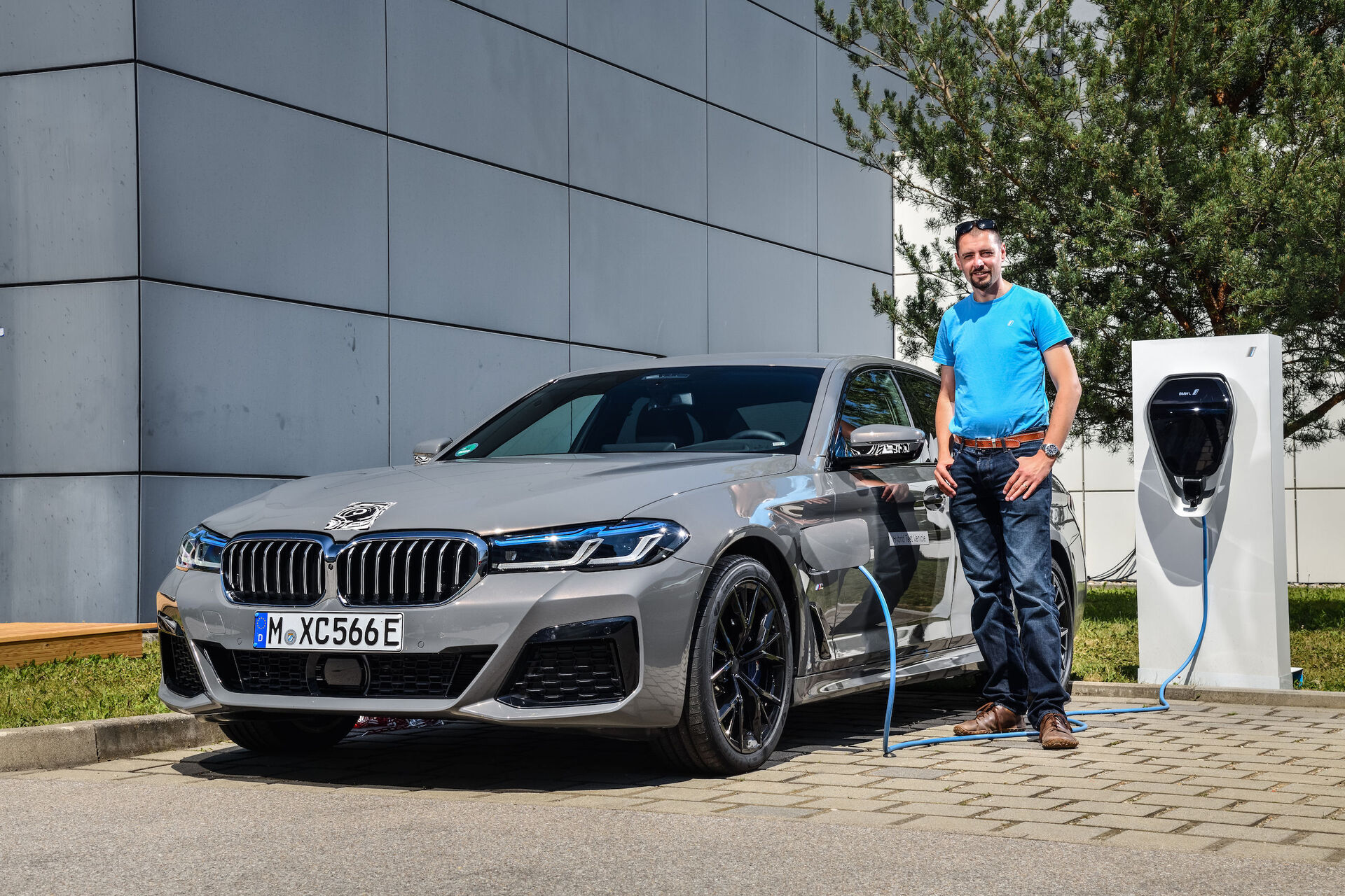 BMW 545e xDrive Sedan