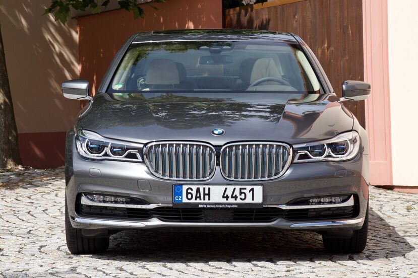 BMW 740e