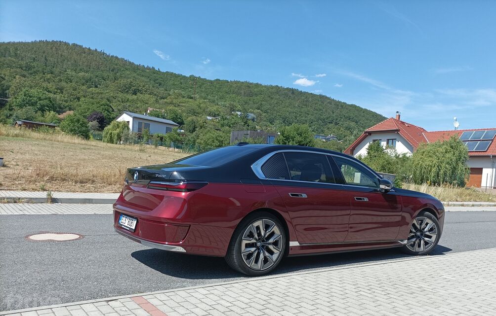 BMW 750e xDrive